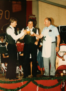 1985 Musikkapelle Puch: Bieranstich und Eröffnung 90 Jahr Jubiläumsfest.